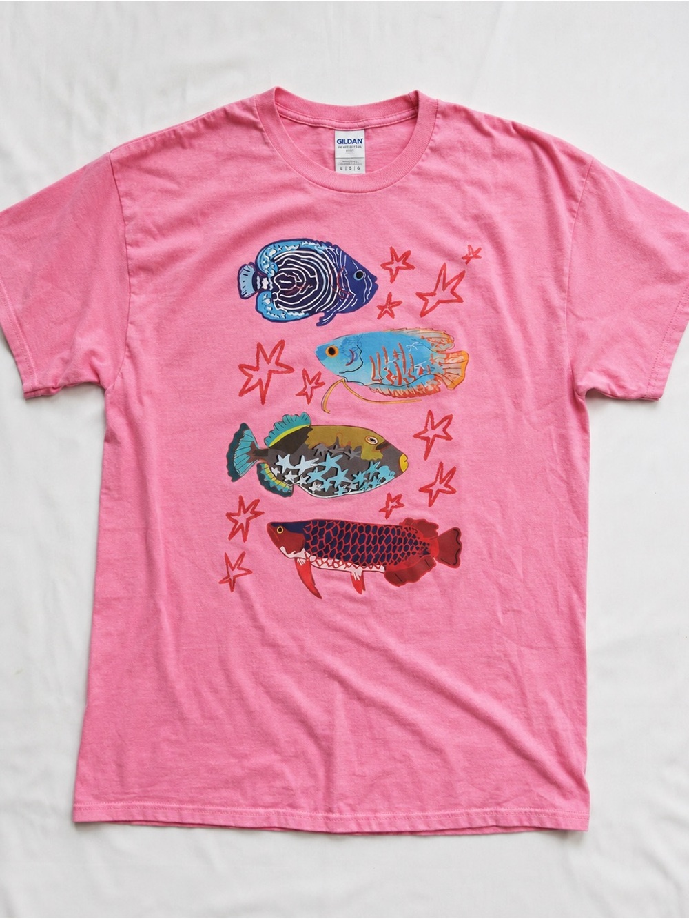 Gildan Pink Tee with Colorful Fish Illustration